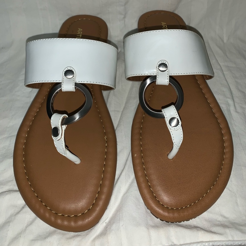 Arturo Chiang sandals